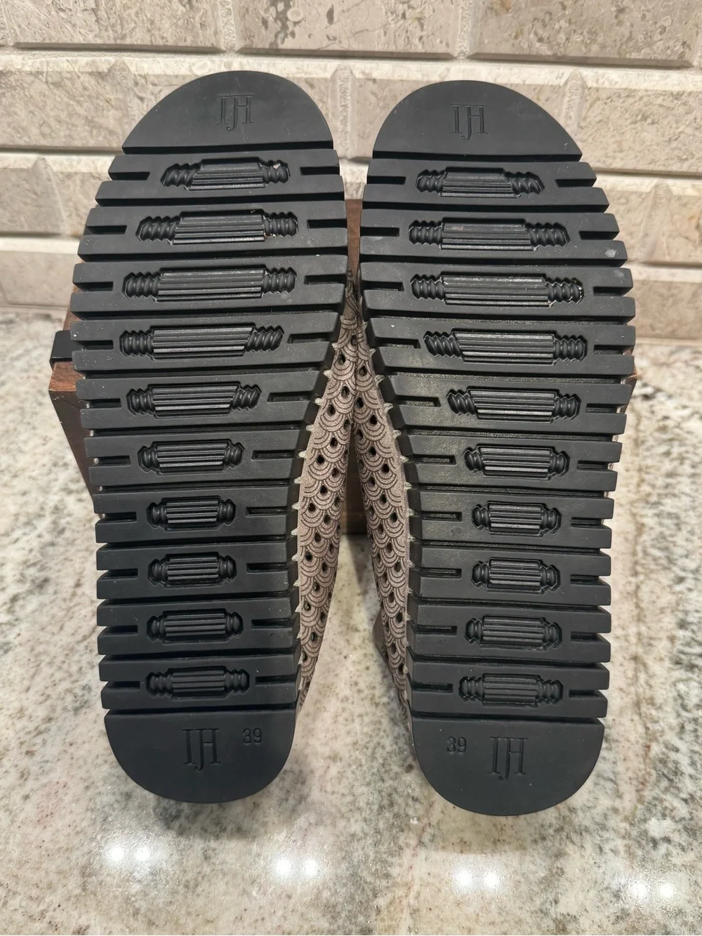 Ilse Jacobsen supremely comfortable